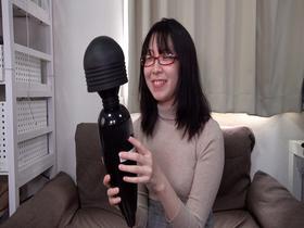 ふにゃふにゃ笑顔のメガネおねえさん　イク時は下品メス顔！絶倫デカチンで何回もイカされ、ヨダレ垂らして白目剥きアヘ堕ち サンプル動画サムネイル